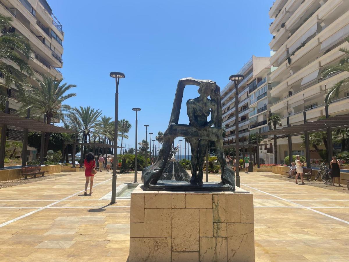 Marbella Centre Beachfront & Pool Exterior photo