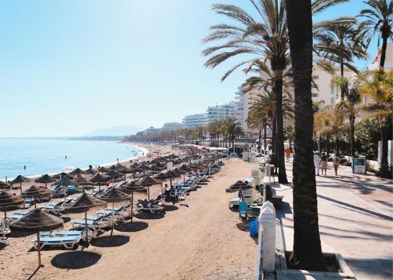 Marbella Centre Beachfront & Pool Exterior photo