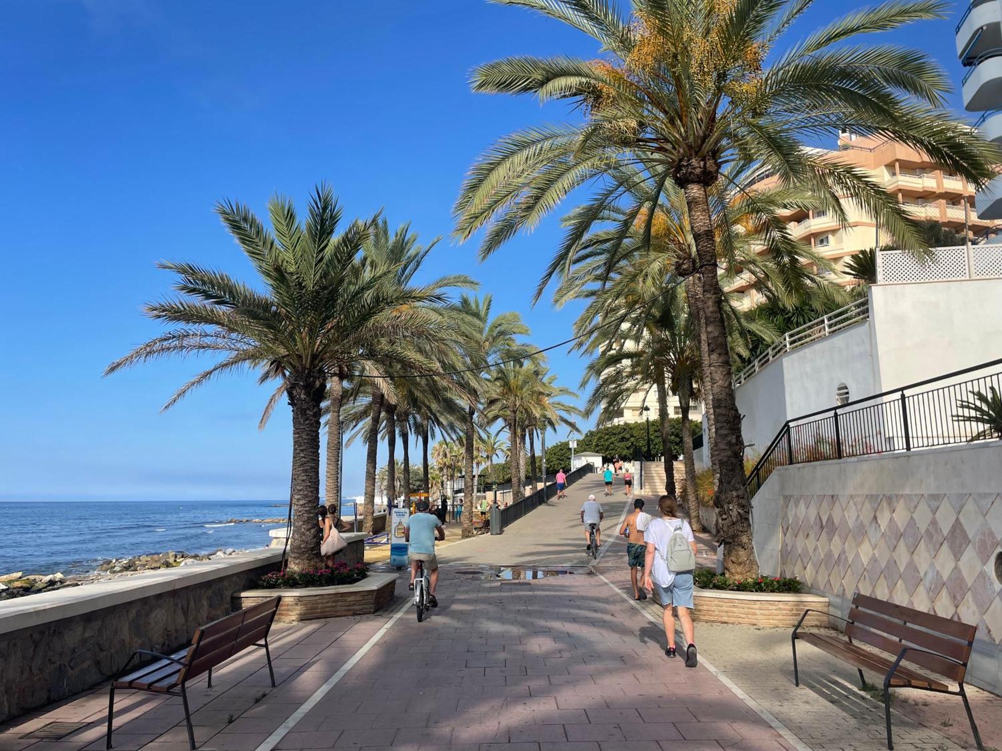 Marbella Centre Beachfront & Pool Exterior photo