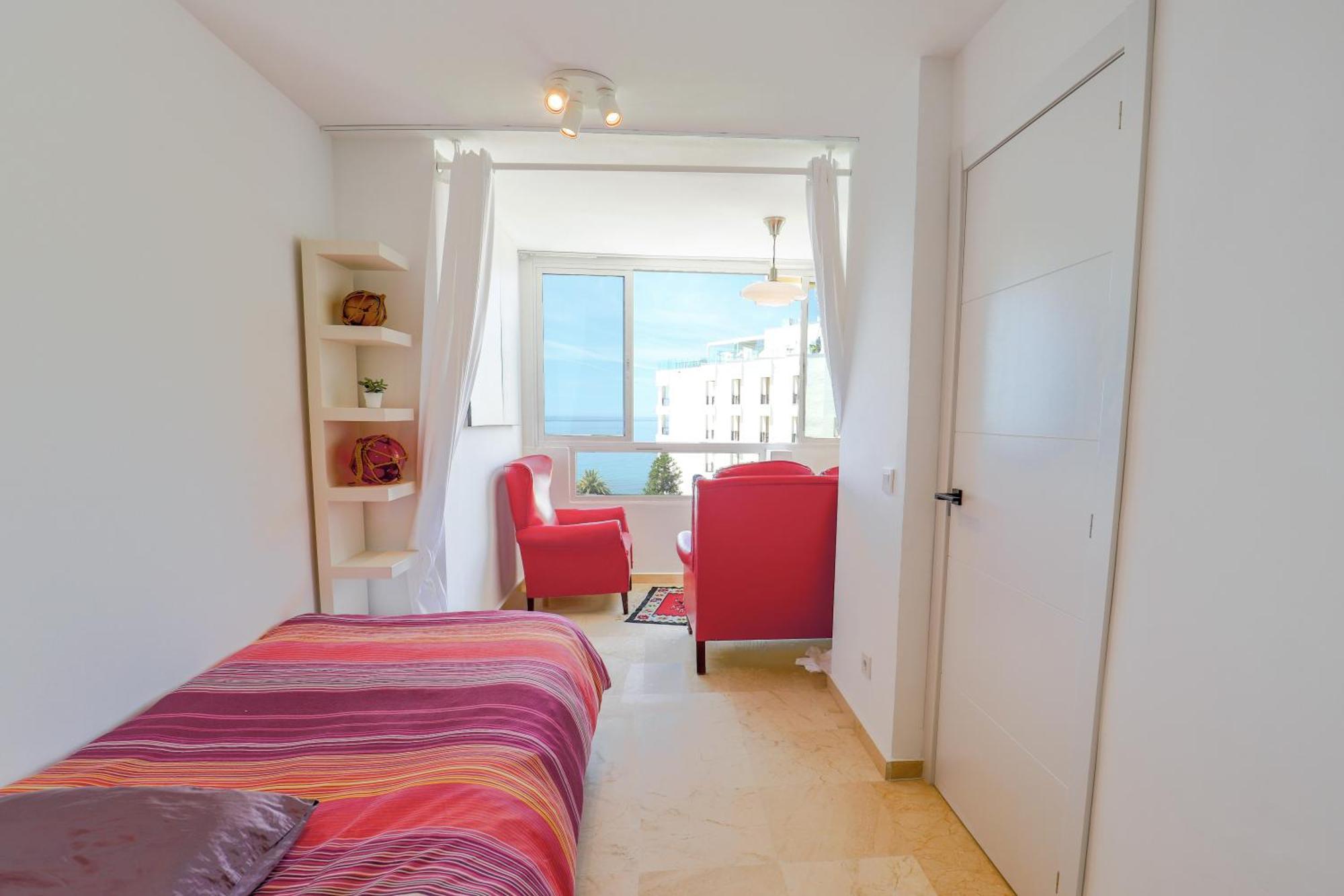 Marbella Centre Beachfront & Pool Exterior photo