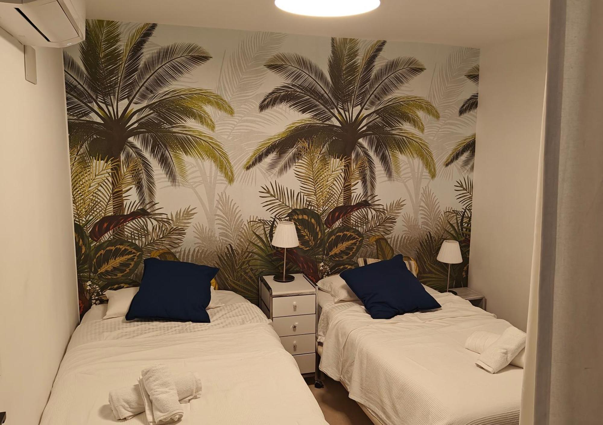Marbella Centre Beachfront & Pool Exterior photo
